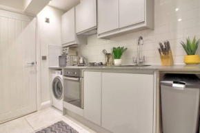 Comfy 2BR/2BTH APT in Central Reading w/ Parking